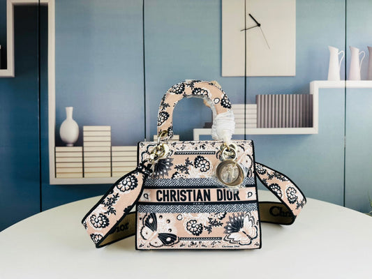 Elite Carryalls