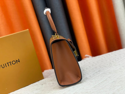 Elite Carryalls
