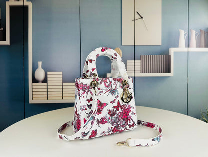 Elite Carryalls