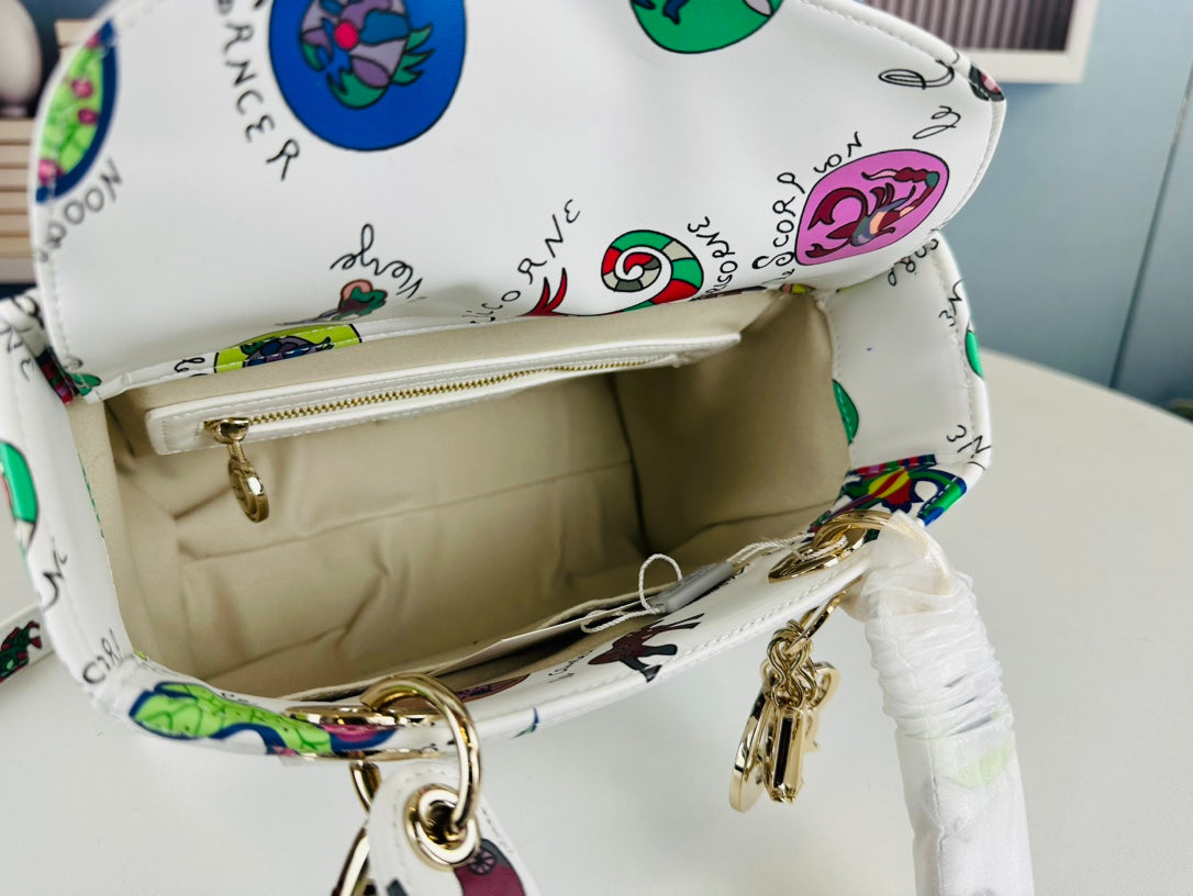 Elite Carryalls