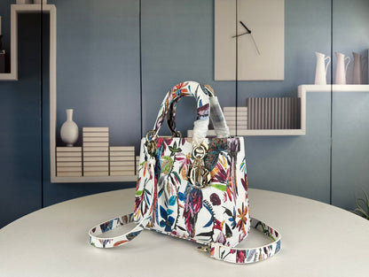 Elite Carryalls