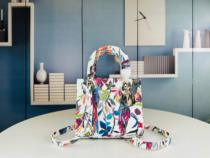 Elite Carryalls