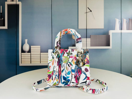 Elite Carryalls