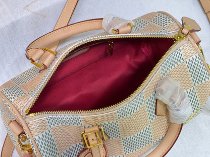 Elite Carryalls