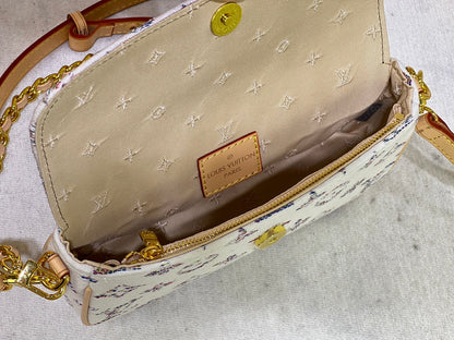 Elite Carryalls