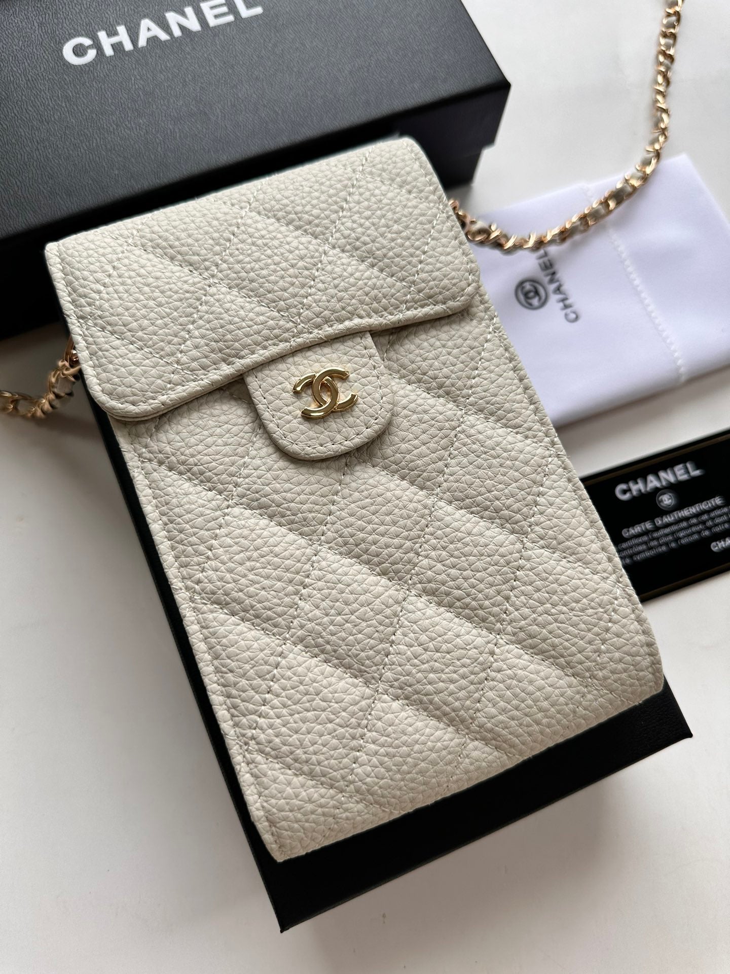 Elite Carryalls