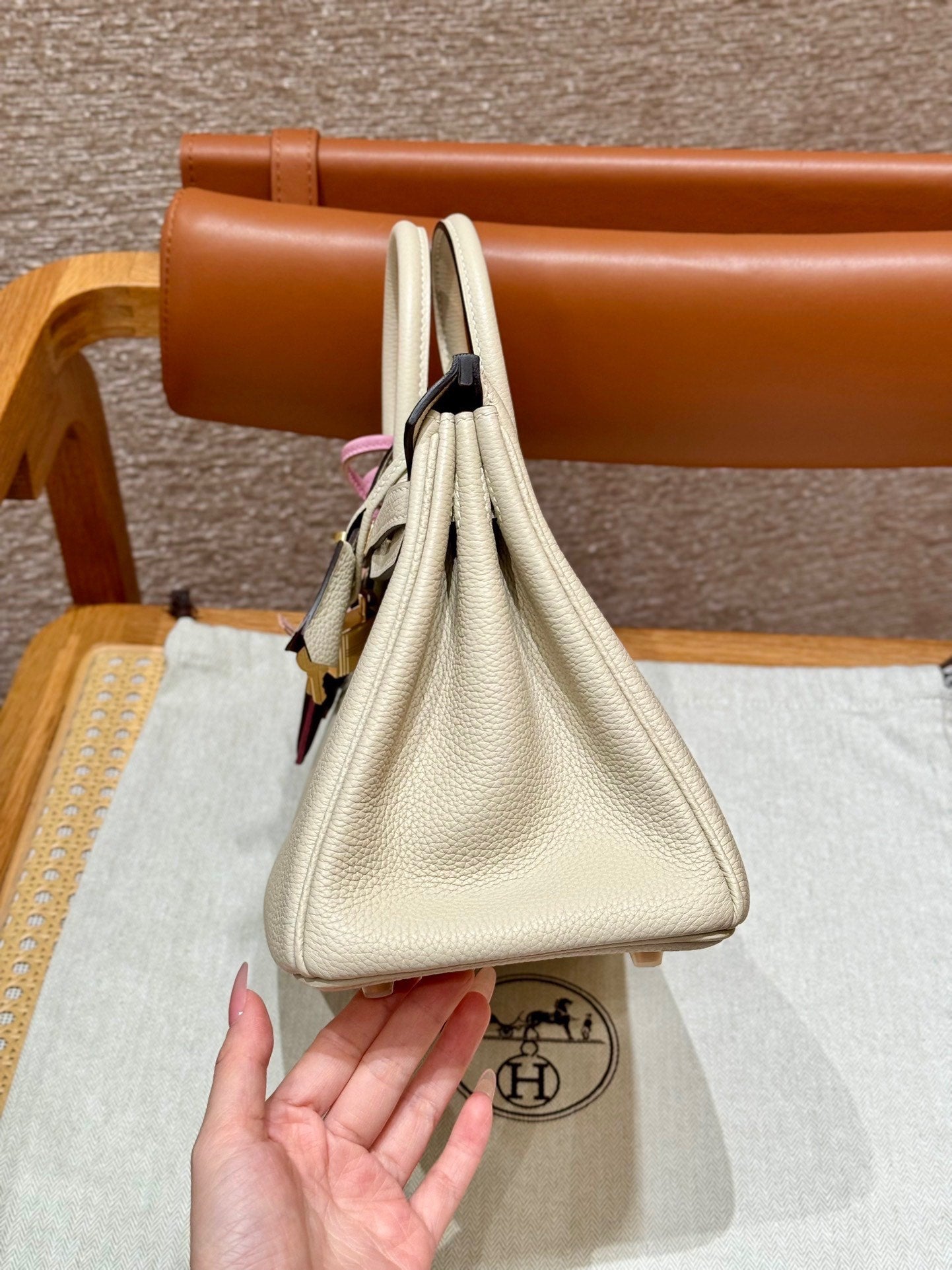 Elite Carryalls