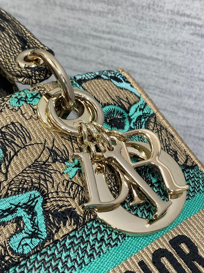 Elite Carryalls