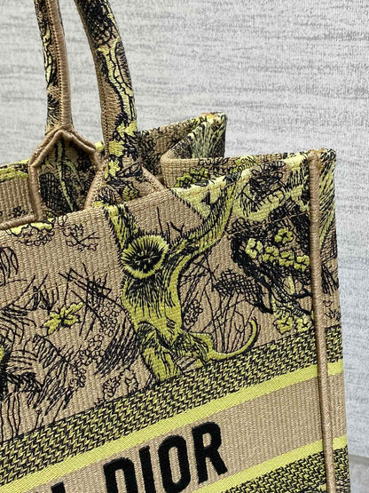 Elite Carryalls