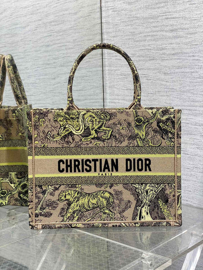 Elite Carryalls
