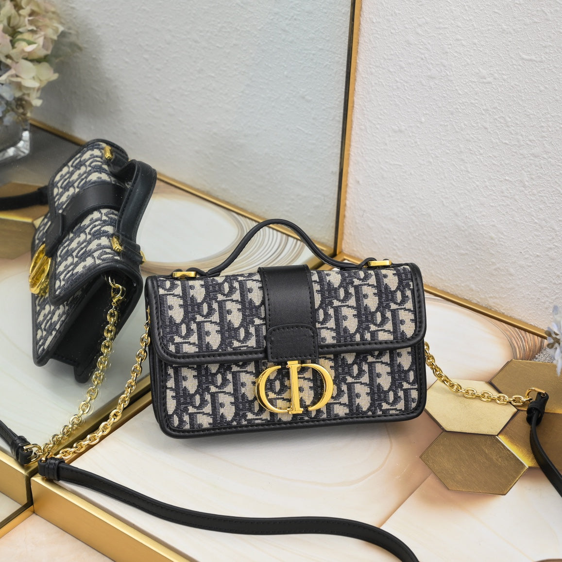 Elite Carryalls