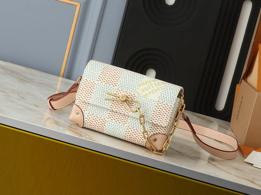 Elite Carryalls