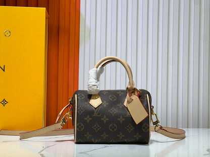 Elite Carryalls
