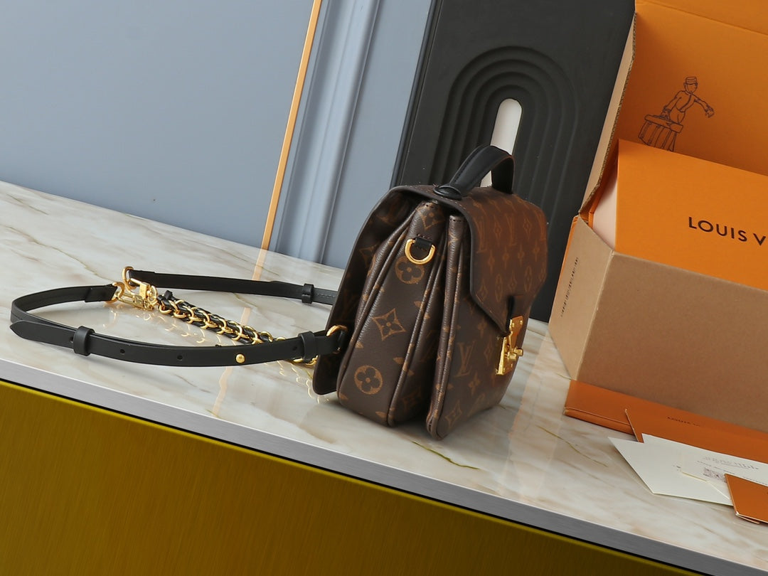 Elite Carryalls