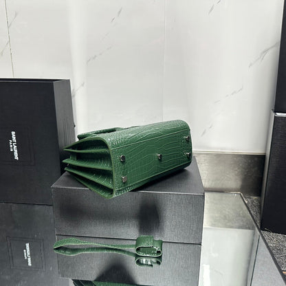 Elite Carryalls