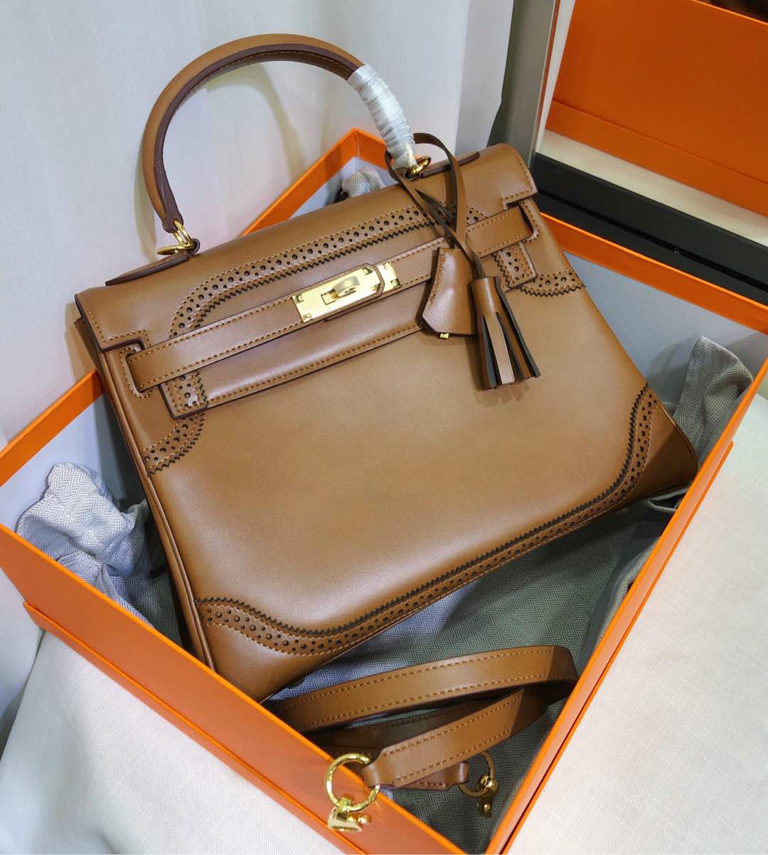 Elite Carryalls