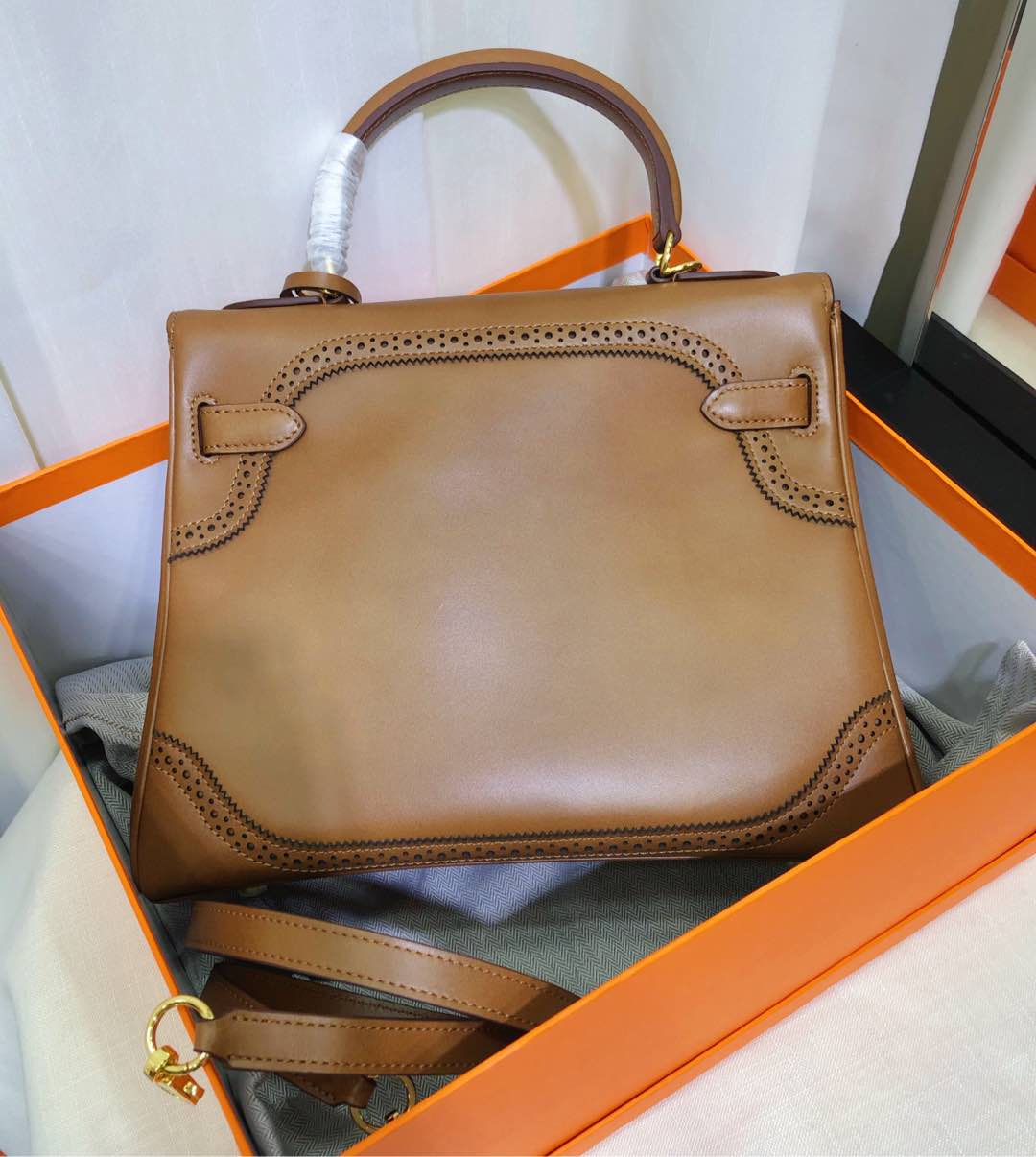 Elite Carryalls