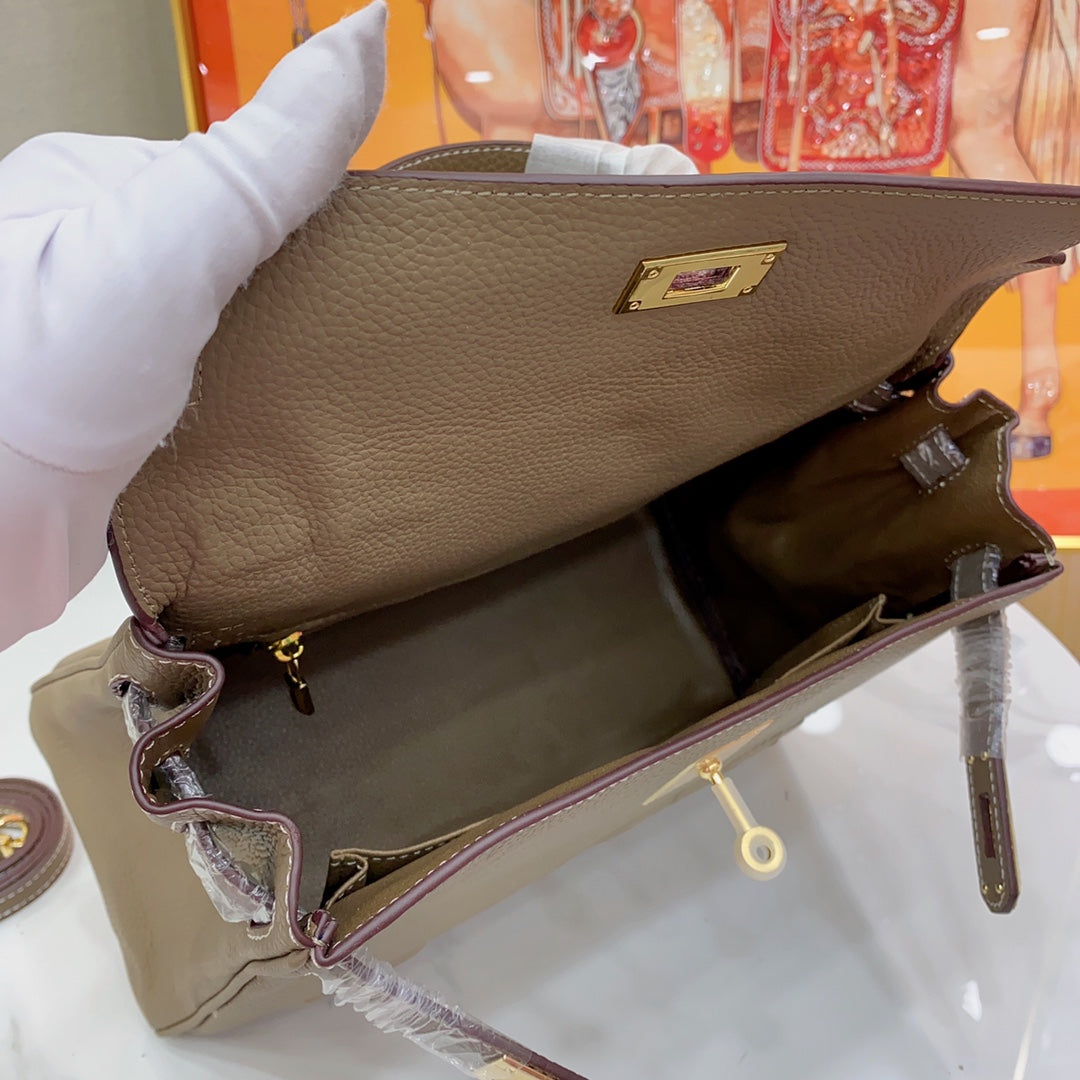 Elite Carryalls