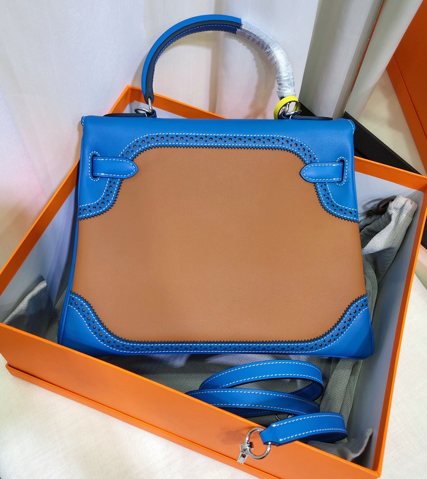 Elite Carryalls