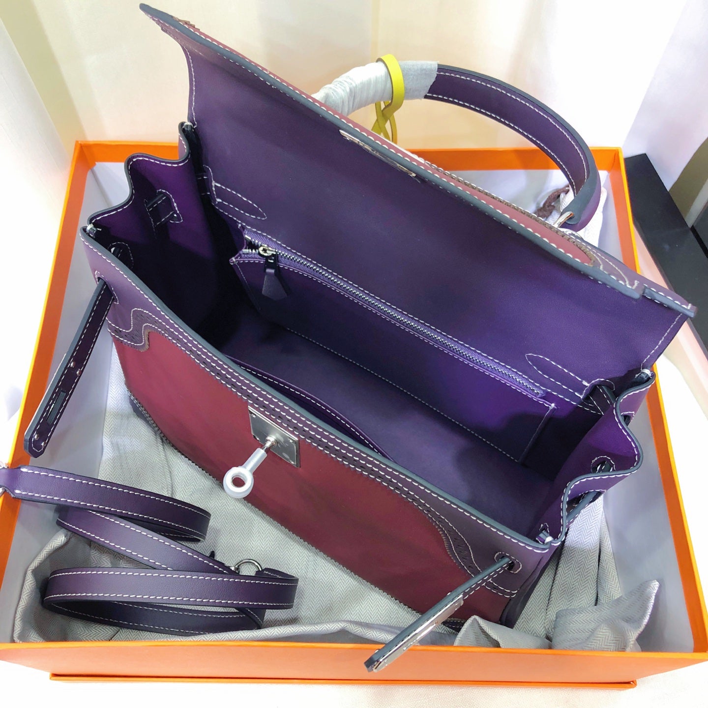 Elite Carryalls