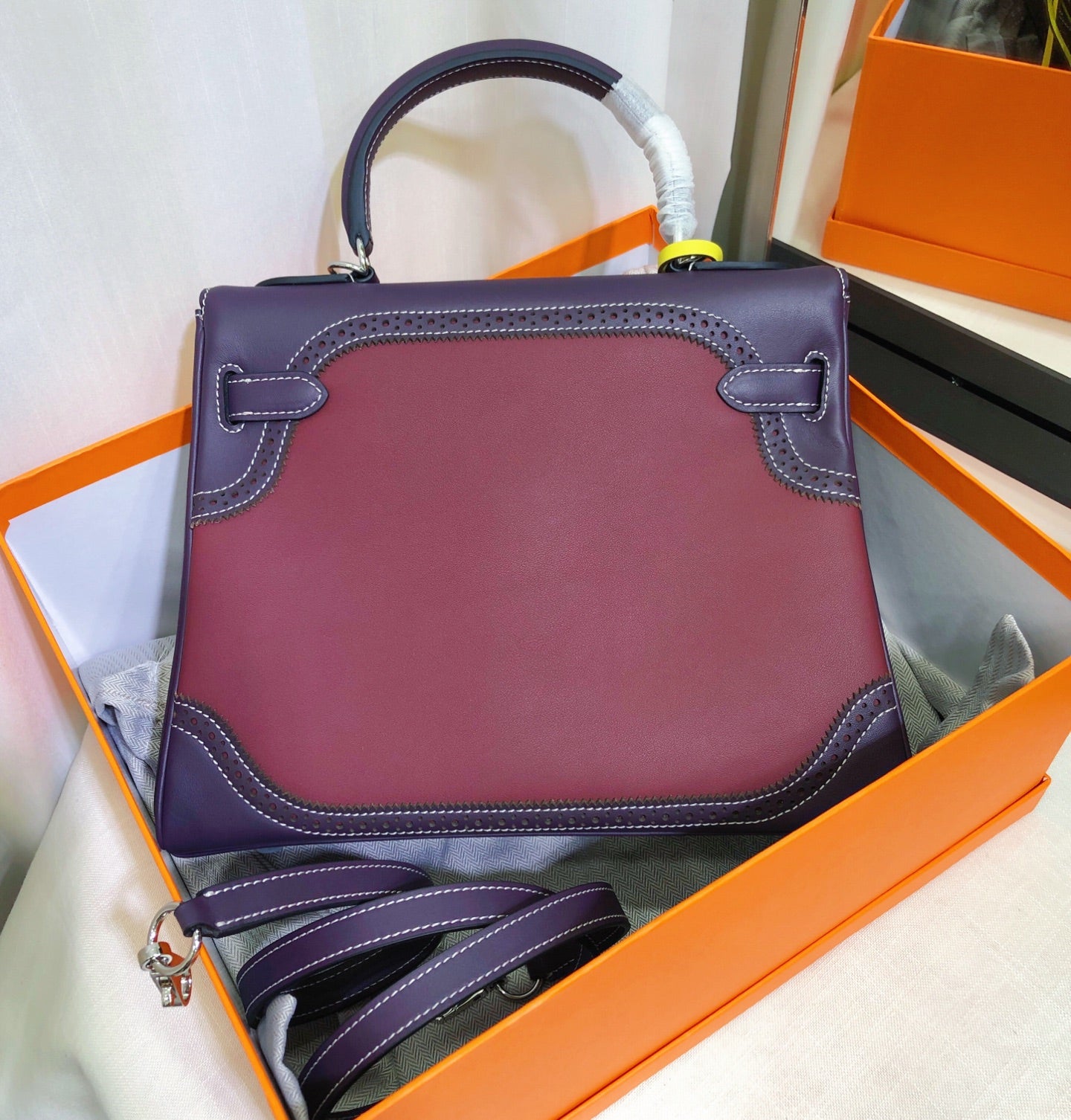 Elite Carryalls