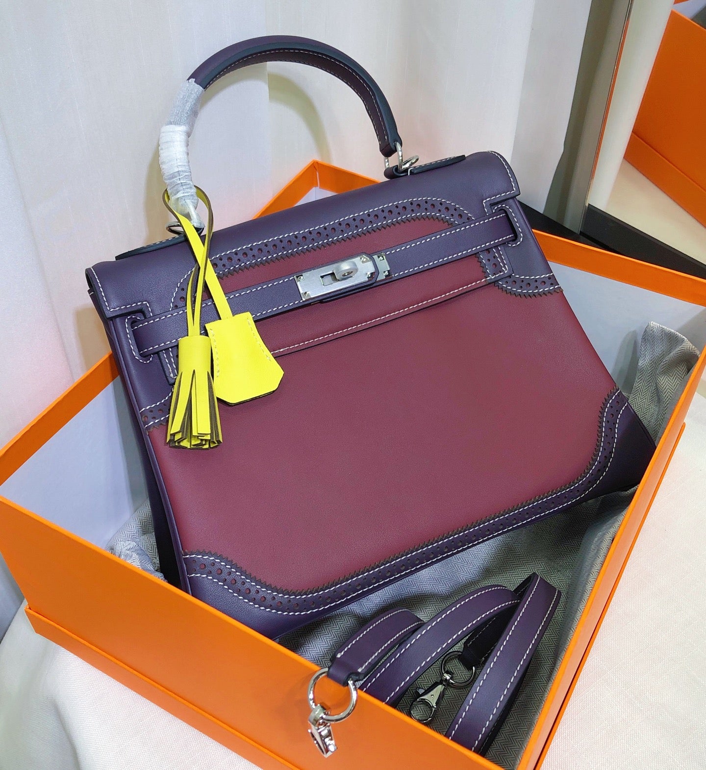 Elite Carryalls