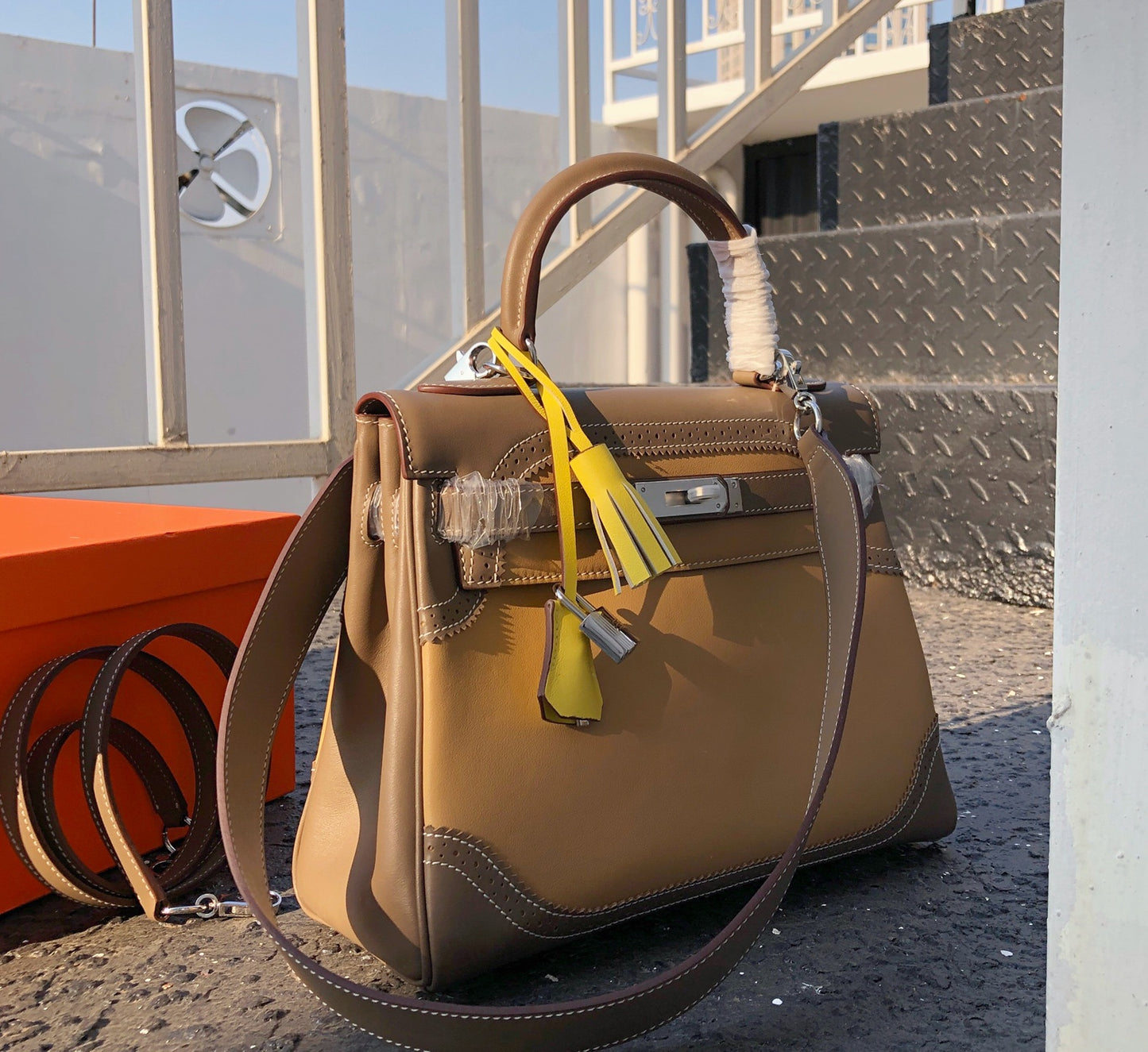 Elite Carryalls