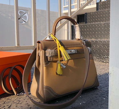 Elite Carryalls