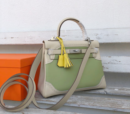 Elite Carryalls