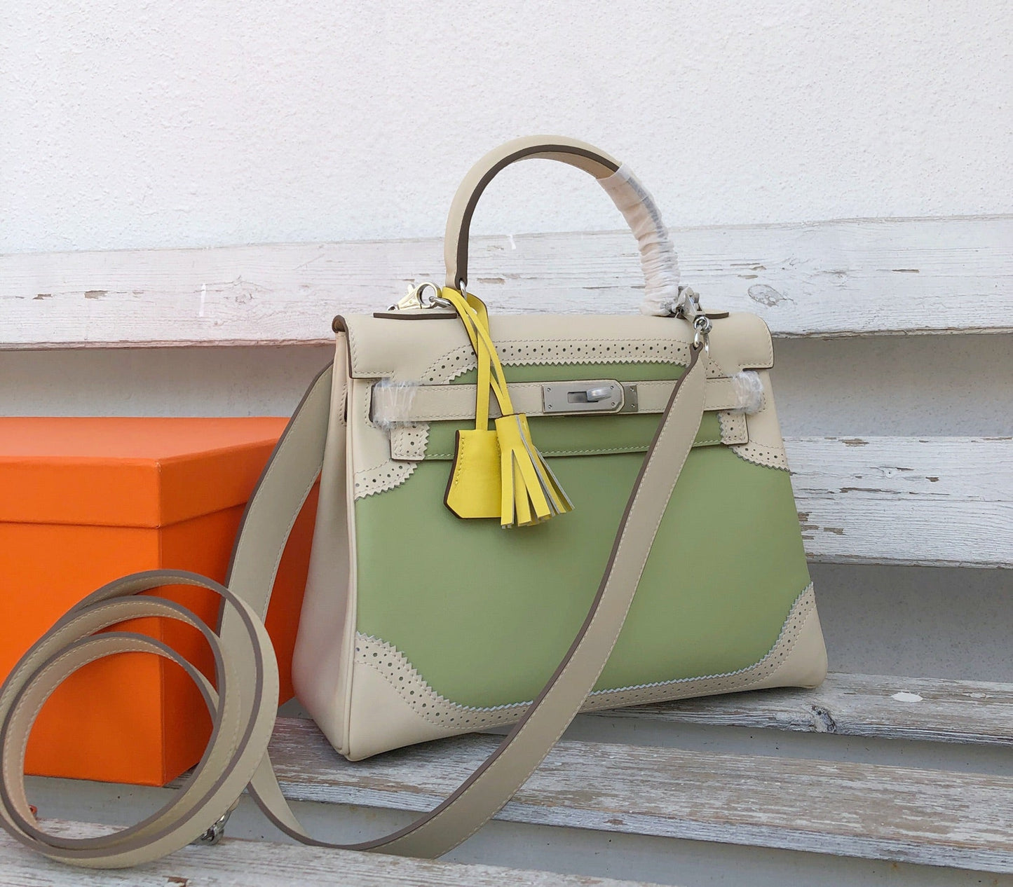 Elite Carryalls
