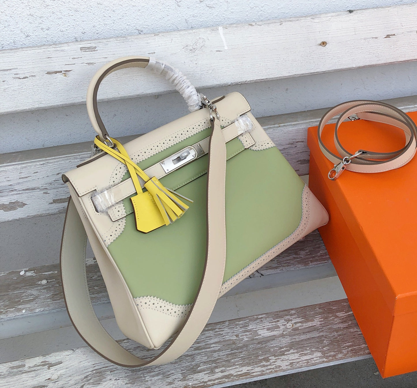 Elite Carryalls
