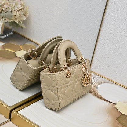 Elite Carryalls