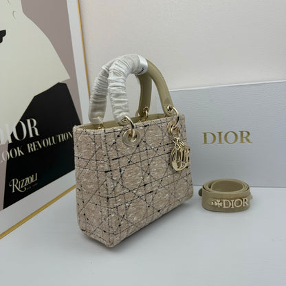 Elite Carryalls