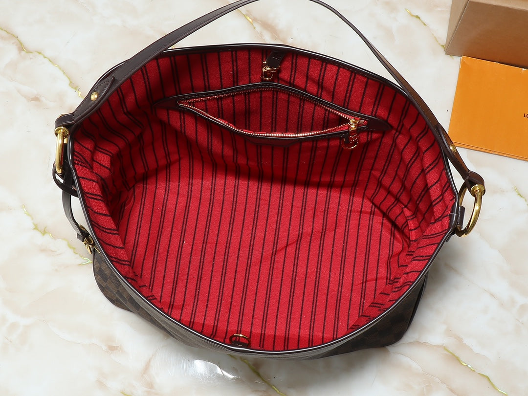 Elite Carryalls