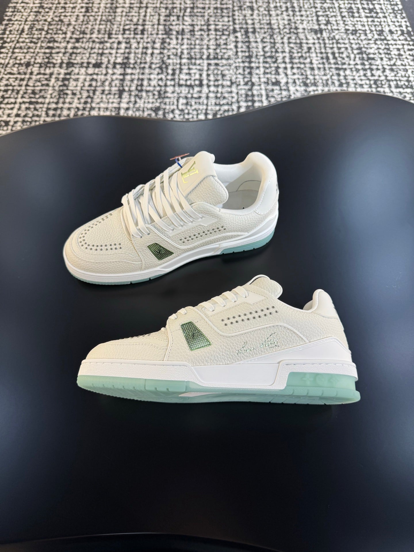 Louis Vuitton Trainer Sports Shoes