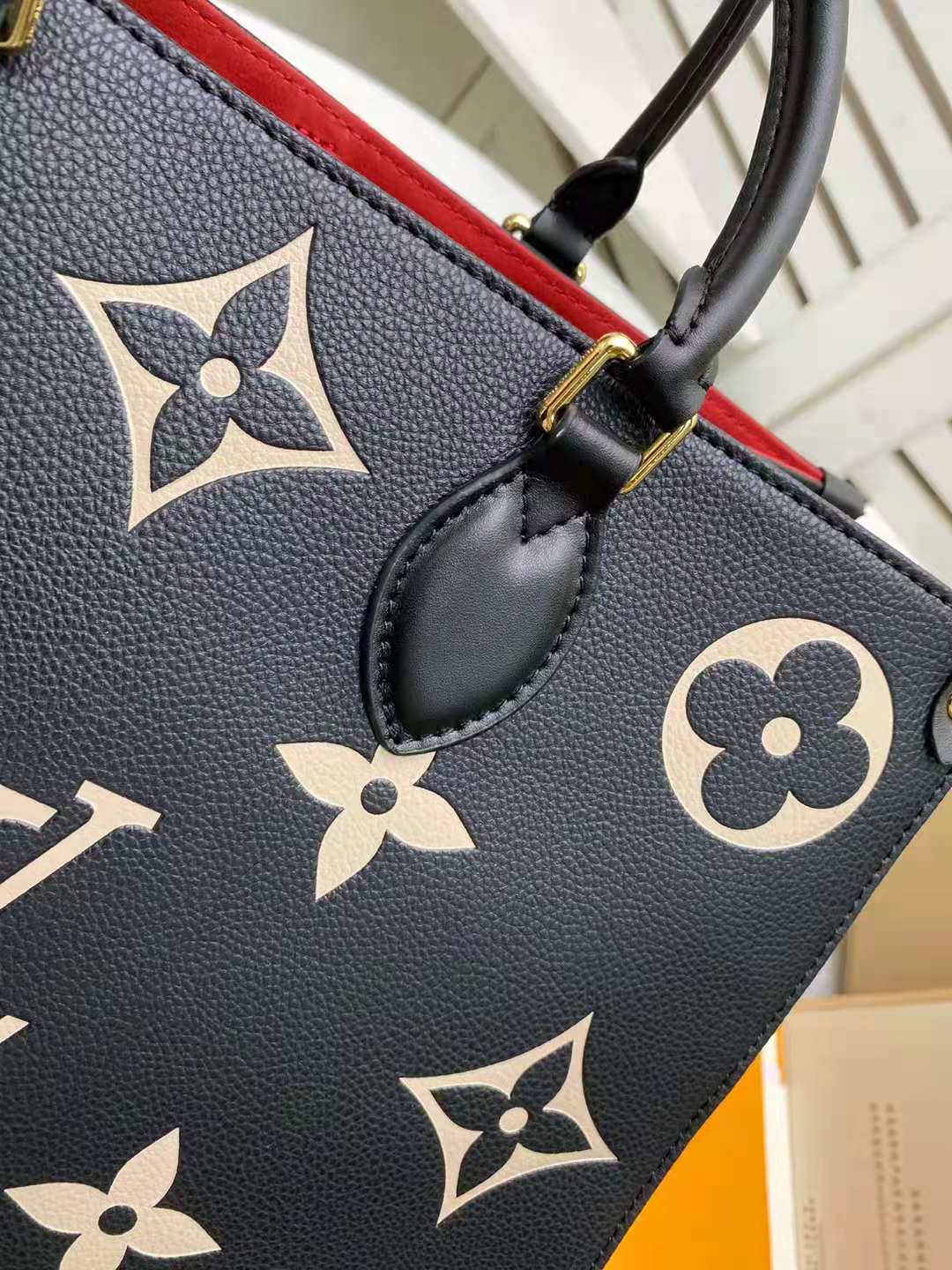 Elite Carryalls