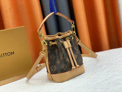 Elite Carryalls