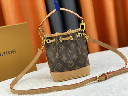 Elite Carryalls