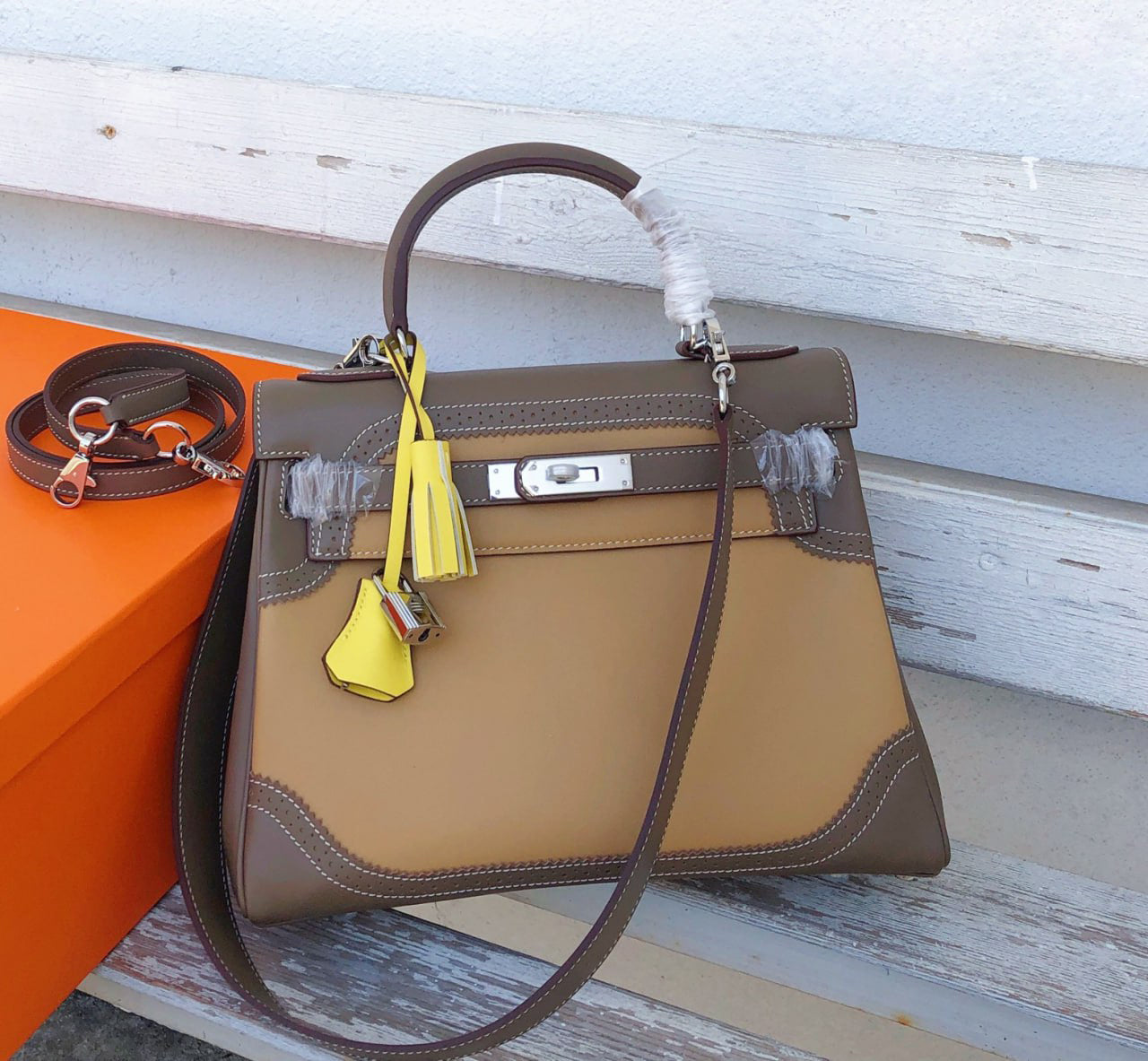 Elite Carryalls