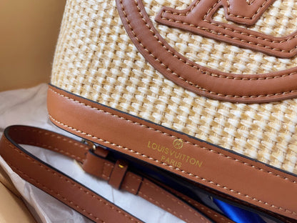 Elite Carryalls